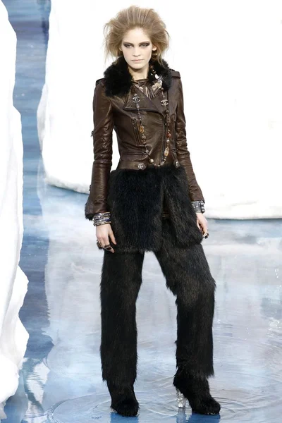Look 11